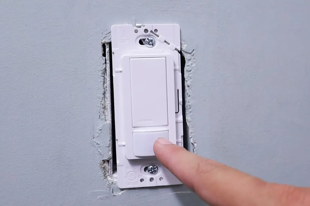 How to Adjust a Motion Sensor Light Switch - Setick